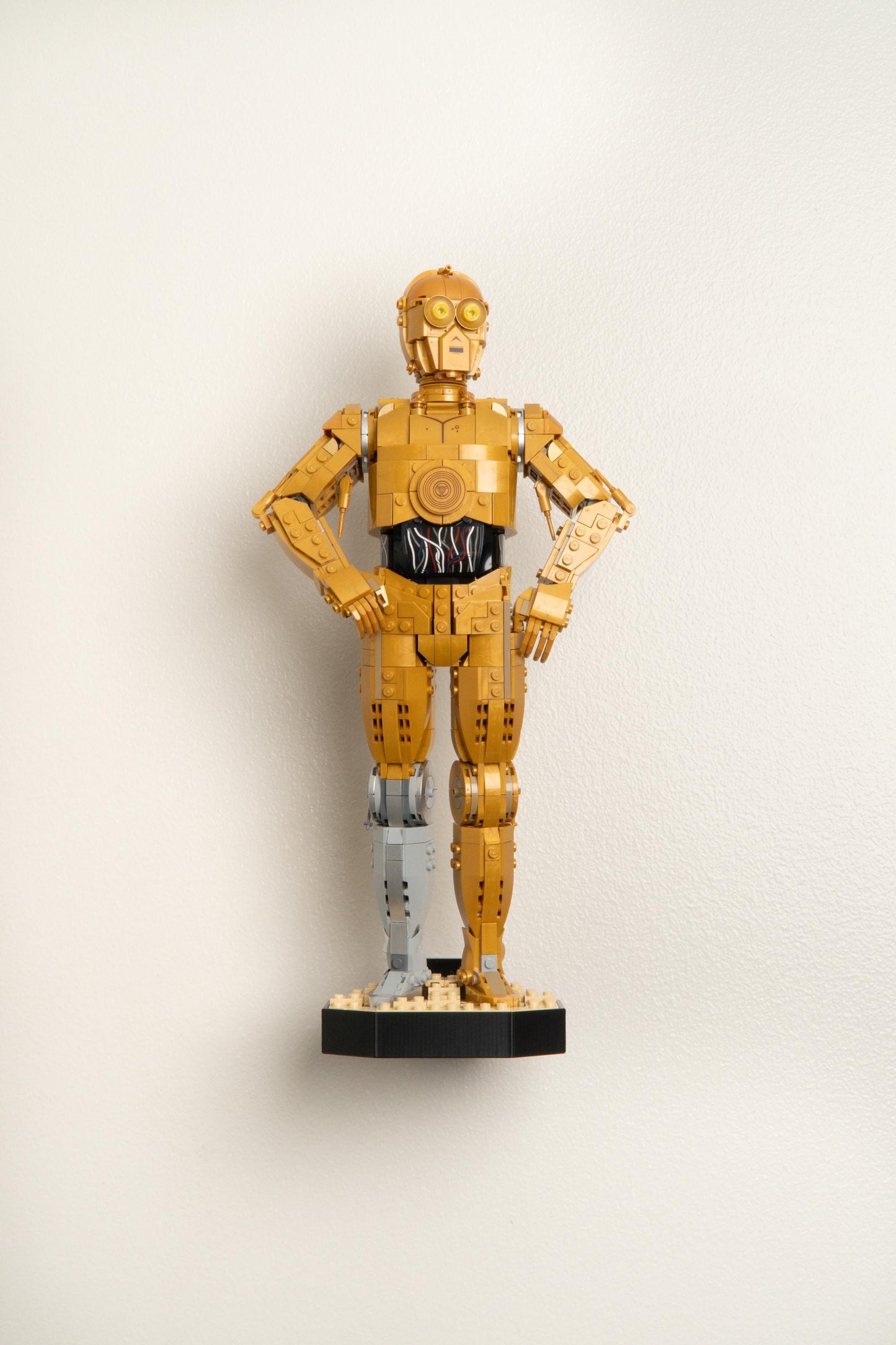 Wall Mount for LEGO C-3PO (75398)