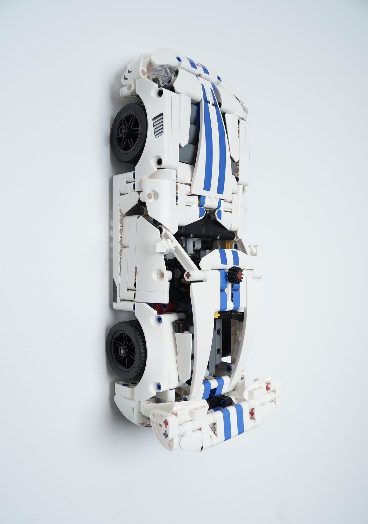 Vertical Wall Mount for LEGO Technic Dodge Viper GTS-R Sports Car-42234